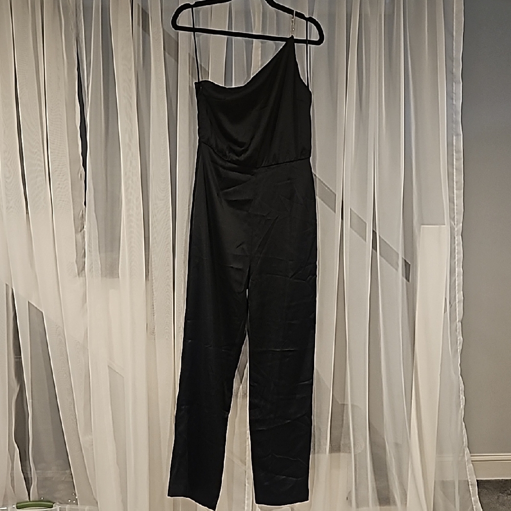 Elegant Black One-Shoulder Jumpsuit